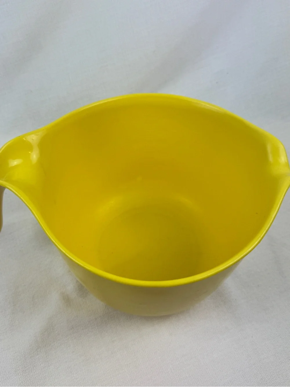 Vintage Rubbermaid 3 Quart 12 Cup yellow Grip N Mix Batter Bowl Measuring #2663